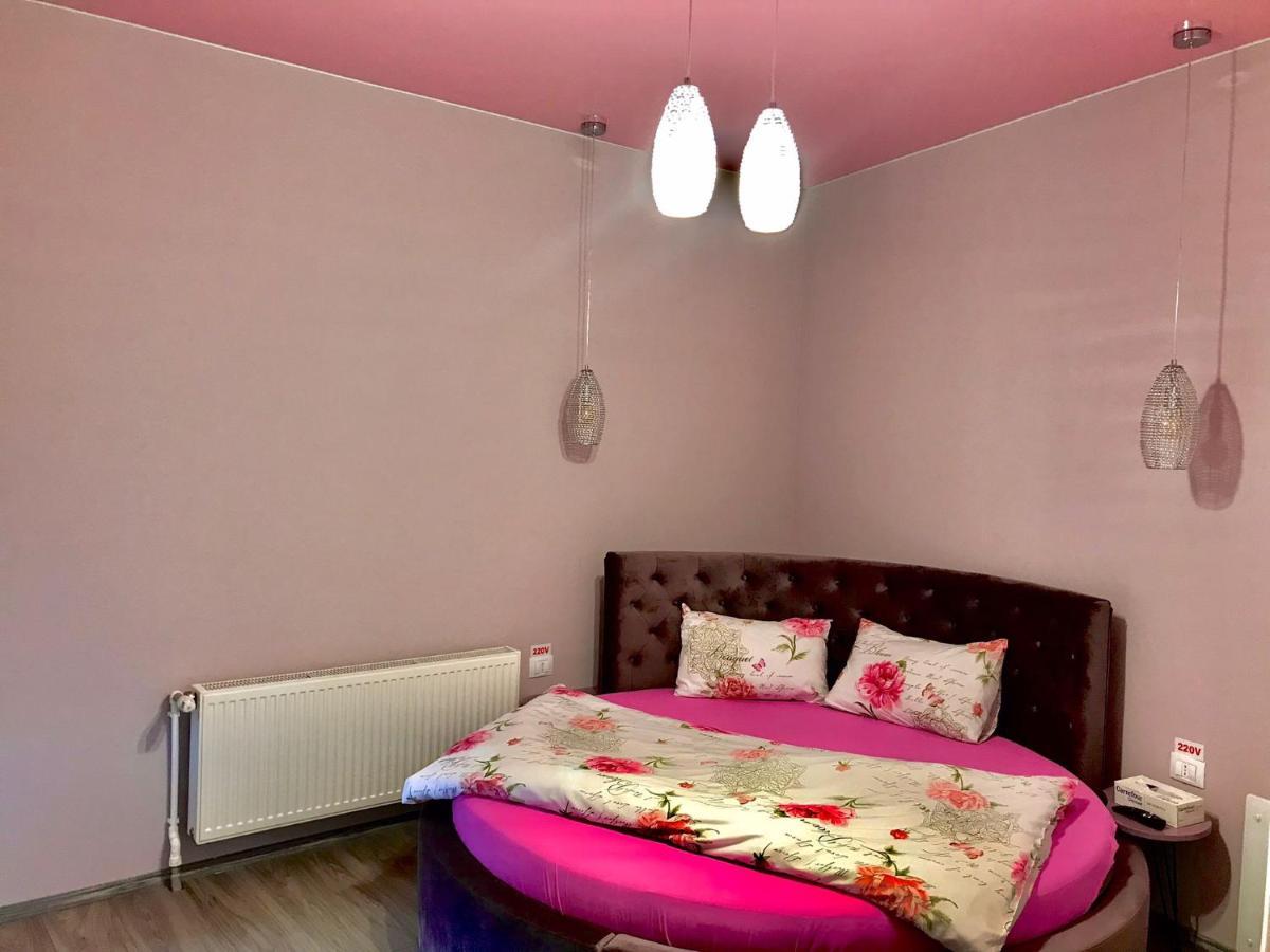 Sweet Pink By Miro